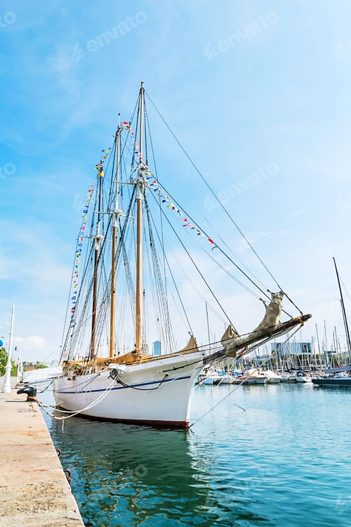 Preview: Sailing boat on Barcelona harbor