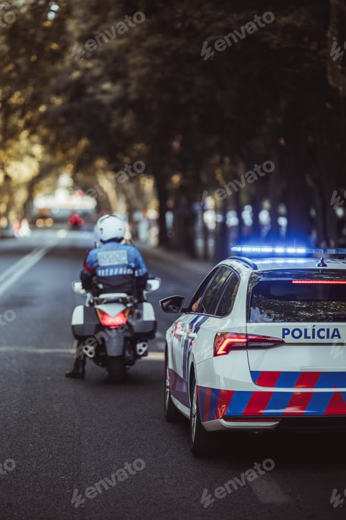 Preview: Police patrol car and motorbike
