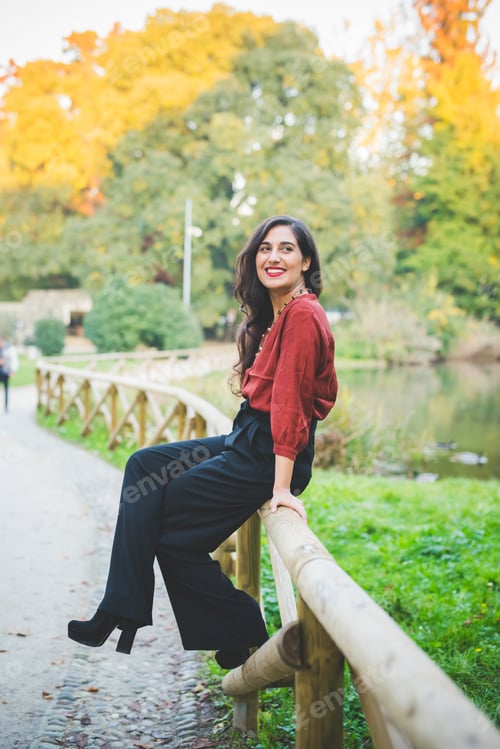 Preview: Young woman outdoor