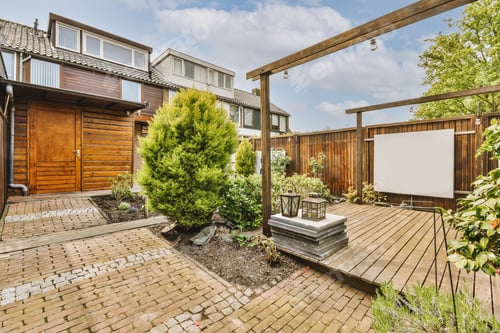 Preview: View of a two-story wooden house