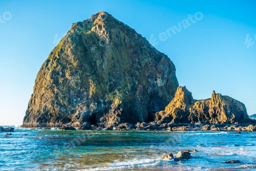 Preview: A View Of The Haystack Rock Monolith At Cannon Beach, Oregon.