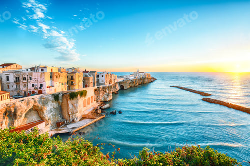 Preview: Vieste - beautiful coastal town on the rocks in Puglia