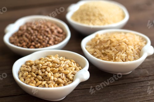 Preview: Cereals in bowls close up