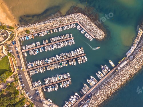 Preview: Marina top down aerial view crop
