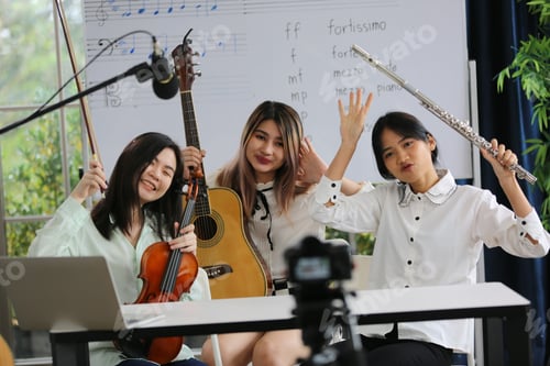 Preview: student person learning classical music with online class live streaming media video, musical class