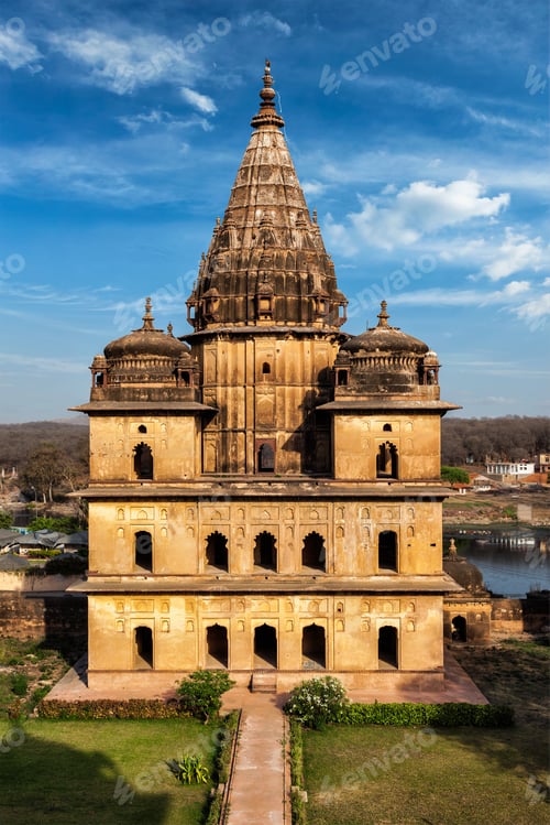 Preview: Royal cenotaphs of Orchha