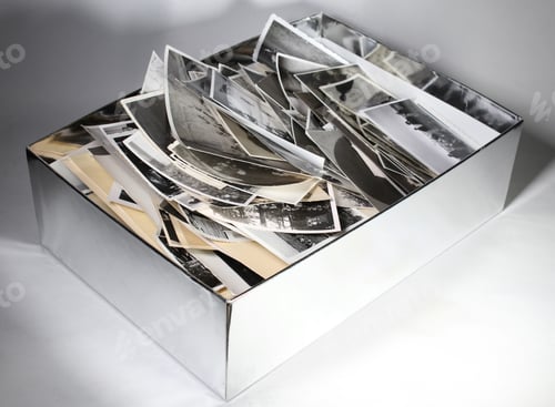 Preview: Shoebox full of old black and white photos