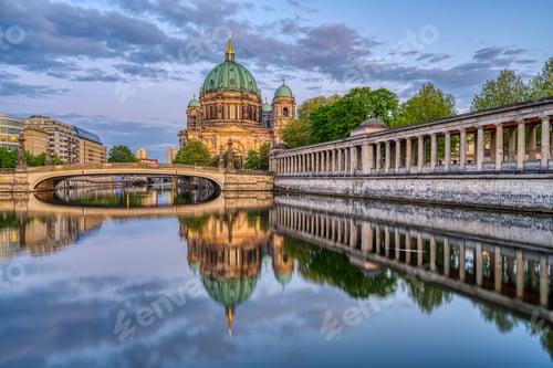 Preview: The Berlin Cathedral at dusk