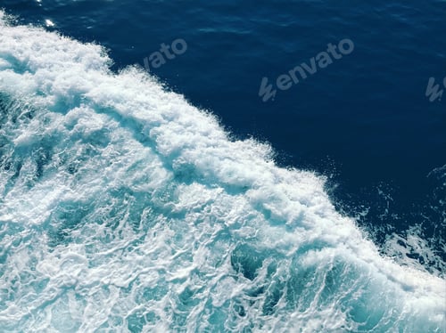 Preview: Beautiful white foamed waves of the sea