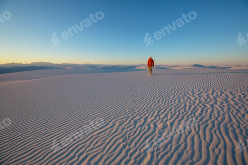 Preview: Hike in White sand