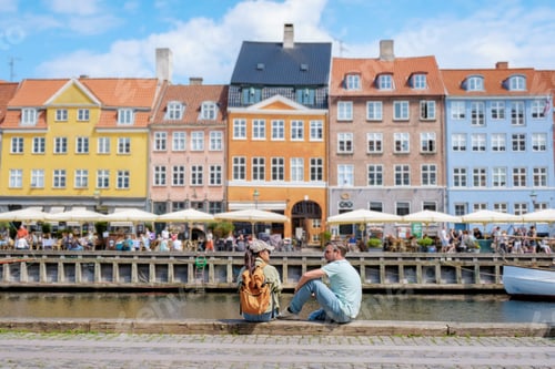 Preview: Couple Enjoying a Sunny Day in Copenhagen