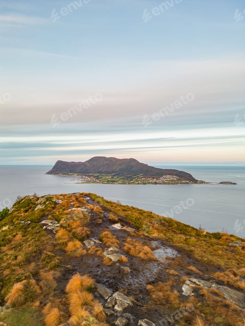 Preview: Hiking trip to Sukkertoppen with view of Godoy Island
