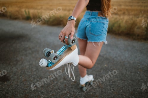 Preview: retro style skater
