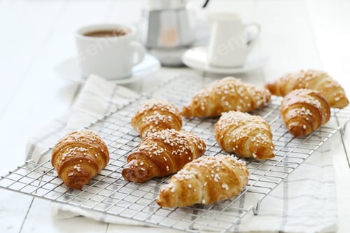 Preview: Croissants