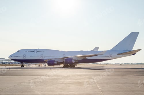 Preview: Airplane at the International Airport
