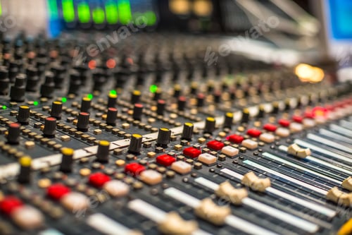 Preview: Mixer in the recording studio