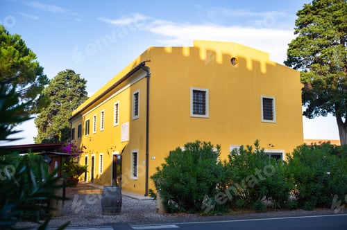 Preview: Old large yellow villa in the Tuscany region.Italy