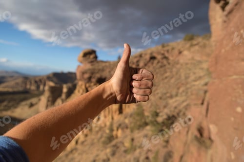 Preview: Giving a thumbs up to nature's beauty