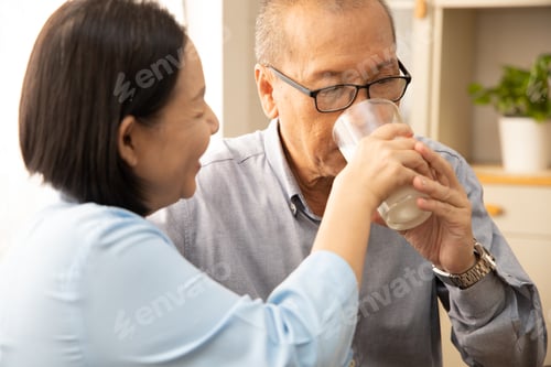 Preview: ELDER COUPLE-LIFESTYLE