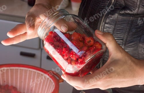 Preview: Preparation of raspberry compote in jars for the winter