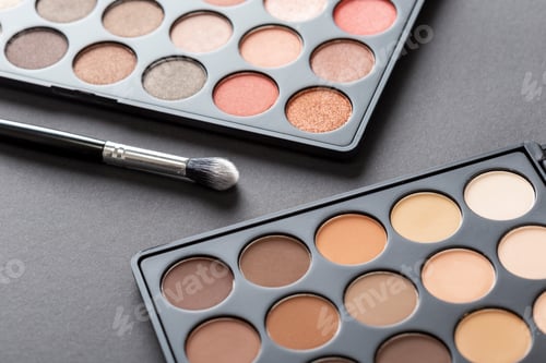 Preview: Beige eyeshadows