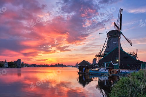 Preview: Windmills at Zaanse Schans in Holland on sunset. Zaandam, Nether