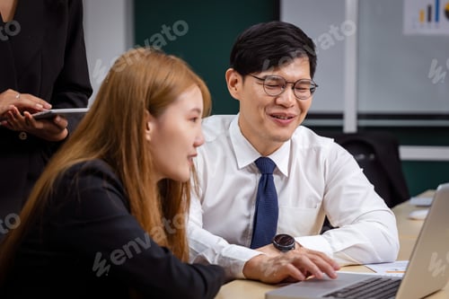 Preview: Group of multiethnic businessmen