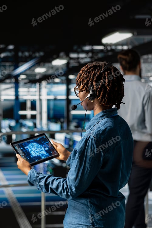 Preview: Server hub engineer uses tablet and headset mic to provide remote assistance