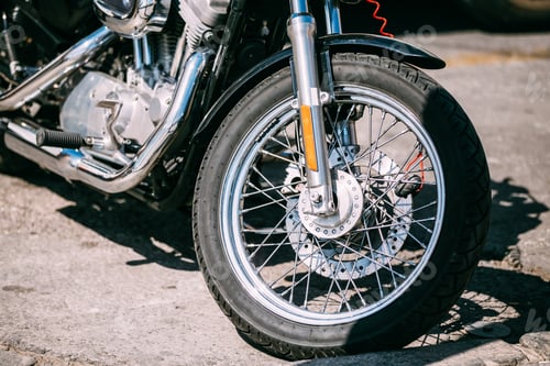 Visualização: Motorcycle Front wheel close up
