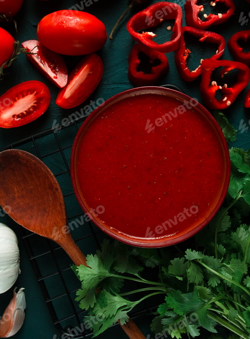 Preview: Tomato sauce, tomatoes and sweet pepper, Georgian Satsebeli sauce, with ingredients