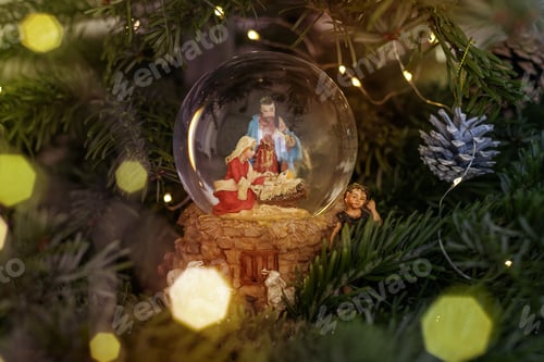 Preview: Scene of the birth of Jesus Christ in a glass ball on a Christmas tree