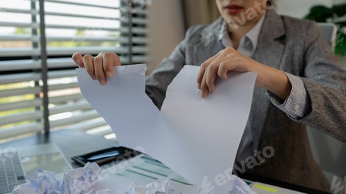 Preview: a female employee is extremely stressed at work