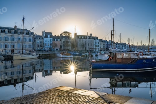 Preview: Vannes in Brittany, the harbor at sunrise