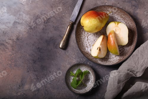 Preview: Fresh Organic Pears