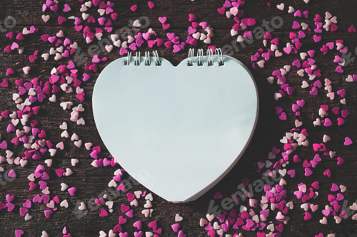 Preview: Heart shaped notepad on wooden background. Valentines Day. Copy space. Mockup .