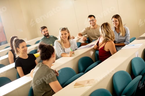 Preview: University srudents in the classroom