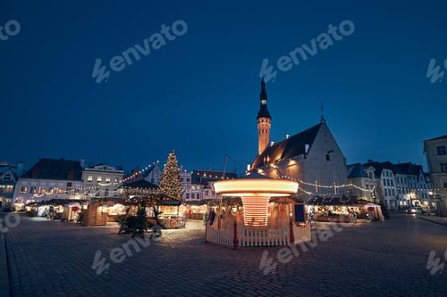 Preview: Traditional Christmas market on Town Hall Square in Tallinn, Estonia.