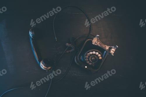 Preview: Black vintage landline telephone