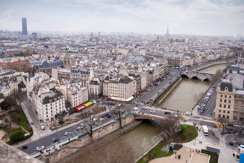 Preview: view of Eiffel tower at the river Seine