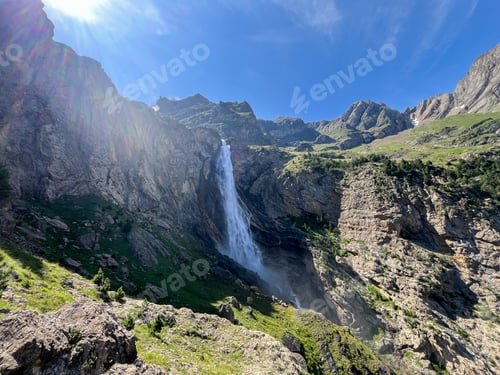 Preview: Scenic mountain valley with Cinta waterfall in Monte Perdido