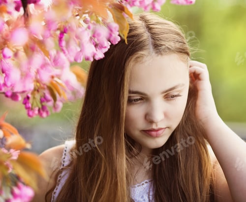 Preview: Beautiful spring girl