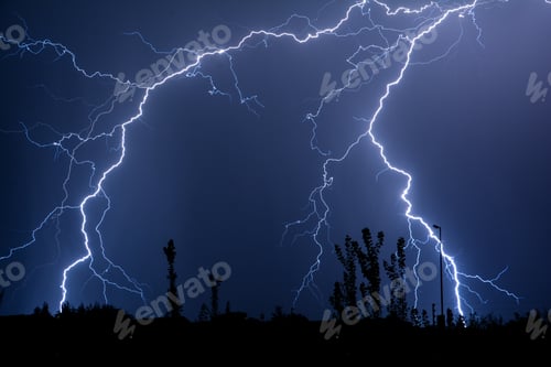 Preview: Double Trouble Cloud to Ground Lightning
