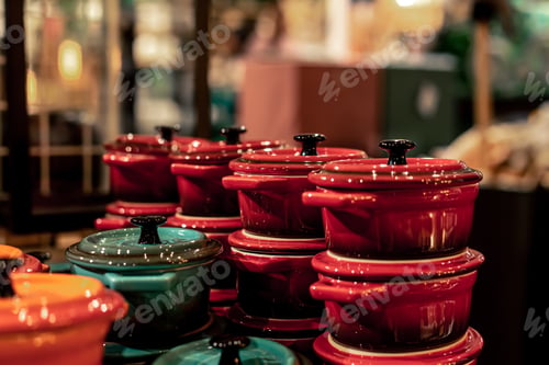 Preview: Small Dutch stoves in a shop window, miniature crockery.