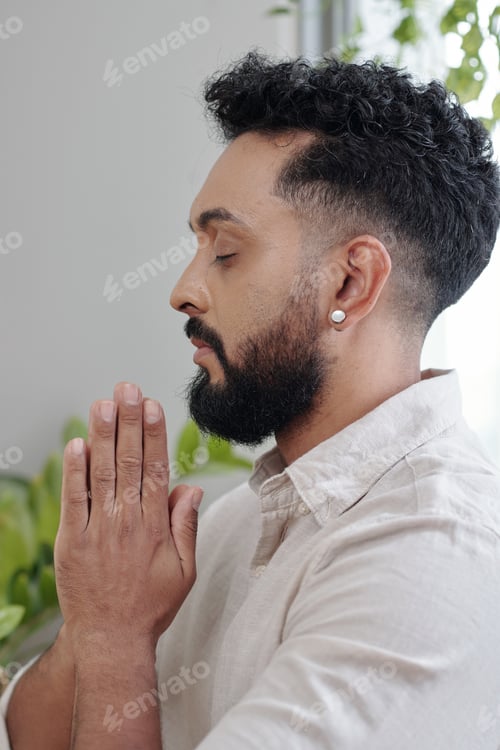 Preview: Praying Young Man