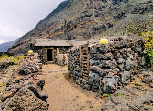 Preview: Poblado de la Guinea, Hierro