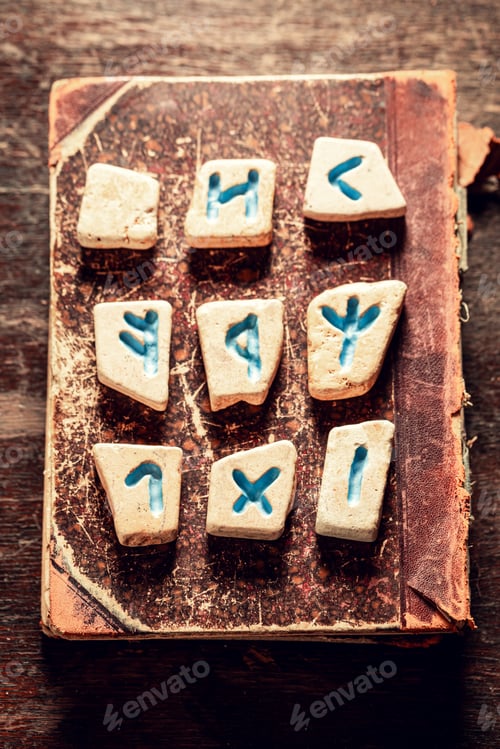 Preview: Unique divination by white rune stones using Celtic language