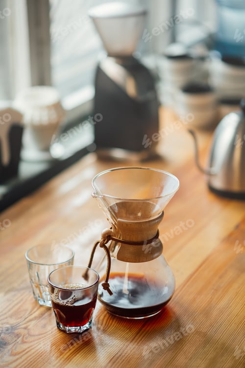 Preview: coffee brewed according to an alternative method on a table