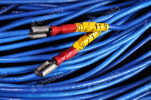 Preview: Bundle of cut thin wires with metal terminators