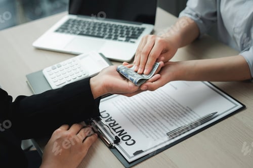 Preview: Businesswoman Bribery Workers To Make Her Employment Contract Signed First, A Bribery And Bribery Co