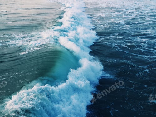 Preview: crashing wave